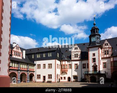 Schloss Weilburg a Weilburg (Assia/Germania) – cortile interno Foto Stock