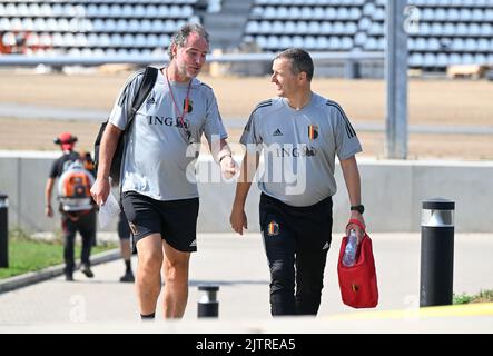 Tubize, Belgio, 01 settembre 2022. L'assistente del Belgio Kris Vanderhaegen e l'allenatore capo del Belgio Ives Serneels hanno mostrato la foto in vista di una sessione di allenamento della nazionale belga di calcio femminile The Red Flames, a Tubize, giovedì 01 settembre 2022. Venerdì la squadra norvegese giocherà nelle qualifiche per i Campionati del mondo. FOTO DI BELGA DAVID CATRY Foto Stock