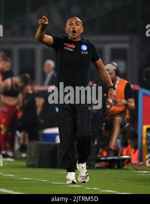 Napoli, Italia. 31st ago, 2022. Il capo allenatore di Napoli Luciano Spalletti gesta durante una Serie A partita di calcio tra Napoli e Lecce a Napoli, 31 agosto 2022. Credit: Alberto Lingria/Xinhua/Alamy Live News Foto Stock