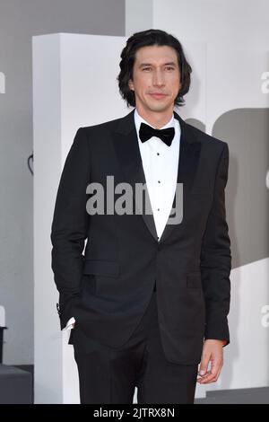 Venezia, Italia. 01st Set, 2022. Adam driver partecipa al "rumore bianco" e alla cerimonia di apertura del tappeto rosso al Festival Internazionale del Cinema di Venezia del 79th, il 31 agosto 2022 a Venezia. Foto: Paolo Cotello/imageSPACE Credit: Imagespace/Alamy Live News Foto Stock