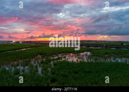 Ponte Jubilee Parkway sulla Mobile Bay, Alabama al tramonto Foto Stock