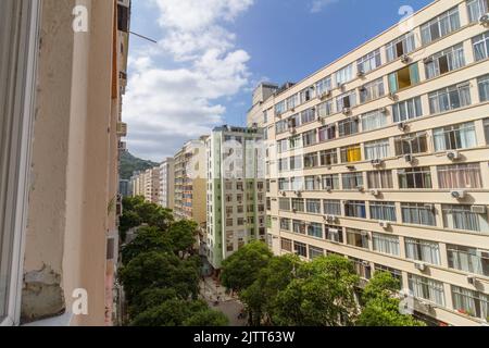 Edifici nel quartiere Copacabana a Rio de Janeiro. Foto Stock