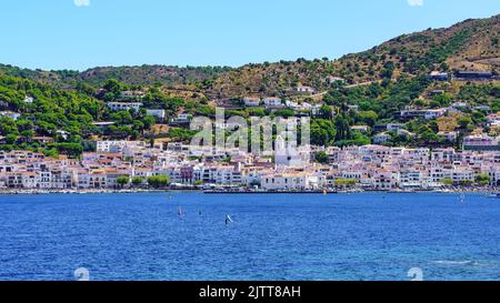 Port de la Selva, grazioso piccolo villaggio tradizionale in Costa Brava. Foto Stock