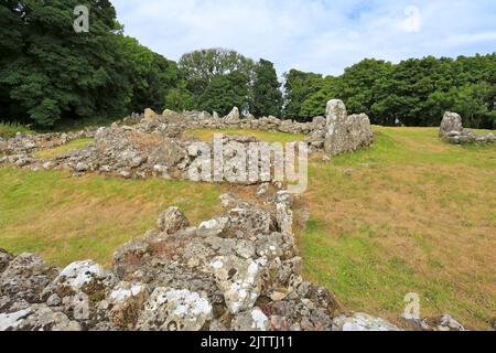 DIN Lligwy antico insediamento in pietra rovinata vicino Moelfre, Isola di Anglesey, Ynys Mon, Galles del Nord, Regno Unito. Foto Stock