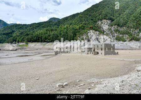 Movada, Dorf, Ruine, Siedlung, Haus, Stein, Steinhaus, verlassen, ausgesiedelt, Atlantis, Borgo di Movada, Italien, Stausee, versunken, aufgetaucht, L Foto Stock