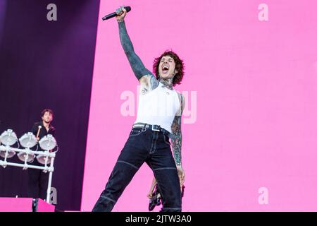 Oliver Sykes della band britannica But Me to the Horizon suonando dal vivo nel 2022 al Tons of Rock Festival di Oslo, Norvegia Foto Stock