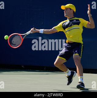 1 settembre 2022: Diego Schwartzman (ARG) ha sconfitto Alexei Popyrin (AUS) in un primo set stretto, 7-6, al US Open in corso di gioco al Billie Jean King Ntional Tennis Center di Flushing, Queens, New York/USA © Grace Schultz/CSM Foto Stock