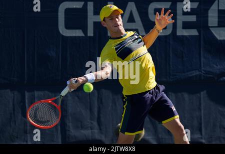 1 settembre 2022: Diego Schwartzman (ARG) ha sconfitto Alexei Popyrin (AUS) in un primo set stretto, 7-6, al US Open in corso di gioco al Billie Jean King Ntional Tennis Center di Flushing, Queens, New York/USA © Grace Schultz/CSM Foto Stock