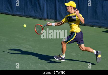 1 settembre 2022: Diego Schwartzman (ARG) ha sconfitto Alexei Popyrin (AUS) in un primo set stretto, 7-6, al US Open in corso di gioco al Billie Jean King Ntional Tennis Center di Flushing, Queens, New York/USA © Grace Schultz/CSM Foto Stock