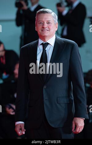 Venezia, Italia. 01st Set, 2022. Ted Sarandos partecipa al tappeto rosso 'Bardo' al 79th° Festival Internazionale del Cinema di Venezia il 01 settembre 2022 a Venezia. Foto: Paolo Cotello/imageSPACE/Sipa USA Credit: Sipa USA/Alamy Live News Foto Stock