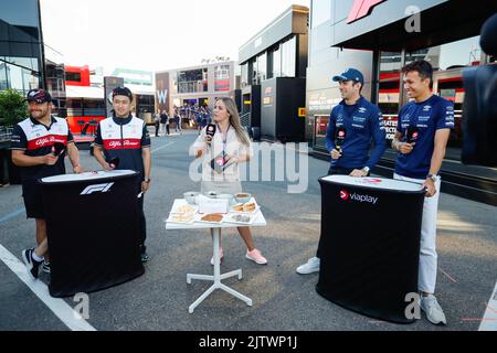 BOTTAS Valtteri (fin), Alfa Romeo F1 Team ORLEN C42, ZHOU Guanyu (chi), Alfa Romeo F1 Team ORLEN C42, LATIFI Nicholas (CAN), Williams Racing FW44, ALBON Alexander (tha), Williams Racing FW44, Ritratto durante il Gran Premio d'Olanda di Formula 1 Heineken 2022, 15th° round del Campionato Mondiale FIA di Formula uno 2022 dal 2 al 4 settembre 2022 sul circuito di Zandvoort, in Olanda, Belgio - Foto: Antonin Vincent/DPPI/DPPI/LiveMedia Credit: Independent Photo Agency/Alamy Live News Foto Stock