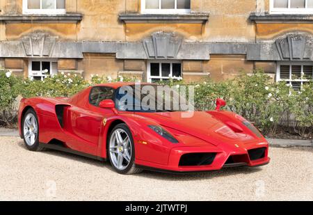 2004 Ferrari Enzo al Salon Prive Concours al Blenheim Palace Oxfordshire UK Foto Stock