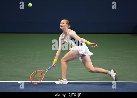 New York, Stati Uniti. 01st Set, 2022. Il belga Alison Van Uytvanck ha ritratto in azione durante la partita tra il belga Van Uytvanck e il francese Burel, nel secondo round del torneo femminile di single, al torneo di tennis US Open Grand Slam, a Flushing Meadow, a New York City, USA, giovedì 01 settembre 2022. Van Uytvanck ha perso il gioco in tre set. FOTO DI BELGA TONY BEHAR Credit: Agenzia Notizie di Belga/Alamy Live News Foto Stock