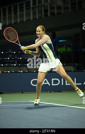 New York, Stati Uniti. 01st Set, 2022. Il belga Alison Van Uytvanck ha ritratto in azione durante la partita tra il belga Van Uytvanck e il francese Burel, nel secondo round del torneo femminile di single, al torneo di tennis US Open Grand Slam, a Flushing Meadow, a New York City, USA, giovedì 01 settembre 2022. Van Uytvanck ha perso il gioco in tre set. FOTO DI BELGA TONY BEHAR Credit: Agenzia Notizie di Belga/Alamy Live News Foto Stock