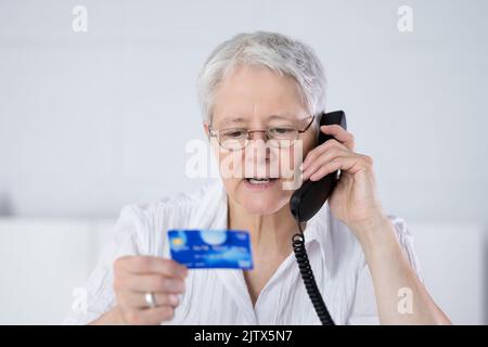 Frode di Scam Call e Senior Pension Finance Foto Stock