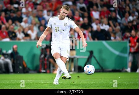 DFB Cup, 1st Round, Rhein Energie Stadium Colonia; Viktoria Colonia - FC Bayern Monaco; Matthijs de ligt Foto Stock