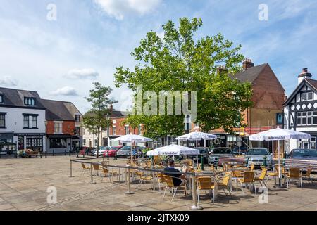 Posti a sedere Angel Ale House, Market Square, Atherstone, Warwickshire, Inghilterra, Regno Unito Foto Stock