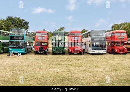 Maidstone, kent, Regno Unito, 20, agosto 2022 collezione di vecchio autobus a due piani d'epoca Foto Stock