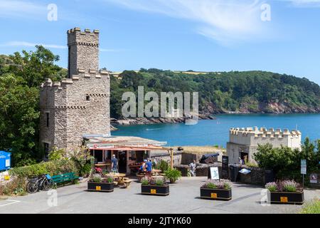 Guardando dal Castello di Dartmouth alla foce del porto di Dartmouth e Kingswear Castle, Devon, Inghilterra. Foto Stock