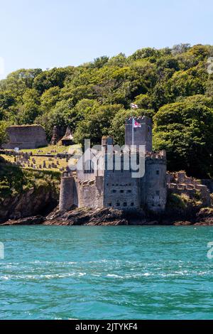 Castello di Dartmouth un forte di artiglieria del 14th ° secolo e la Chiesa di San Petroc, Dartmouth, Devon, Inghilterra Foto Stock
