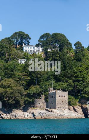 Kingswear Castle è un forte di artiglieria, costruito per proteggere il porto di Dartmouth nel Devon, Inghilterra Foto Stock