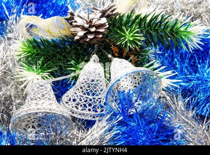 Campane su decorazione di natale cloorful. Foto Stock