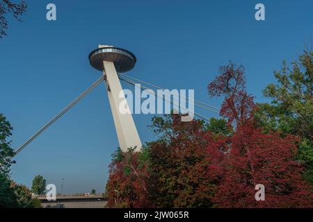 Torre UFO al Ponte SNP - Bratislava, Slovacchia Foto Stock