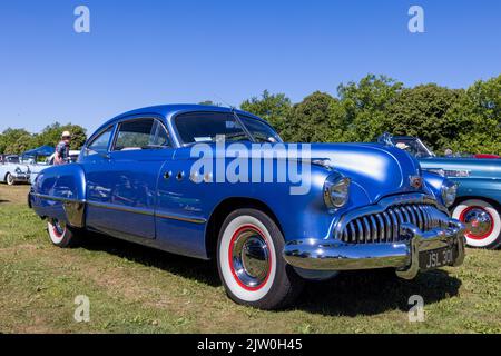 1949 Buick Roadster Dynaflow, in mostra all'American Auto Club Rally of the Giants, tenutosi a Blenheim Palace il 10 luglio 2022 Foto Stock