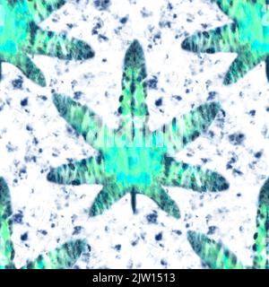 Tie dye marijuana foglie senza cuciture modello. Elementi verdi dipinti a mano su sfondo tie-dye blu e bianco. Trama astratta. Concetto della legaliza Foto Stock