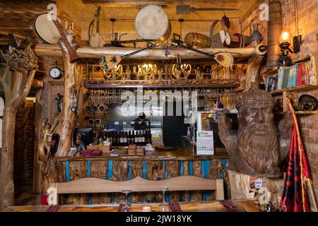 ALBANESI Olti Bokciu, il proprietario della Illyrian Grill House, un ristorante albanese, Bounds Green, North London, UK Foto Stock