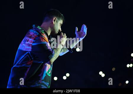 Madrid, Spagna. 02nd Set, 2022. La cantante spagnola Ramón Melendi Espina, artisticamente conosciuta come Melendi, suona sul palco al WiZink Center di Madrid. (Foto di Atilano Garcia/SOPA Images/Sipa USA) Credit: Sipa USA/Alamy Live News Foto Stock
