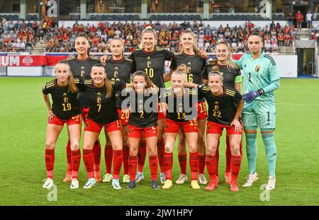 Heverlee, Belgio. 02nd Set, 2022. Giocatori belgi con Amber Tysiak , Julie Biesmans , Justine Vanhevermaet , Marie Minnaert , Tessa Wullaert , Nicky Evrard , Sari Kees , Hannah Eurlings , Davina Philtjens , Elena Dhont e Laura Deloose nella foto in posa per il teampicture davanti alla partita tra la nazionale belga di calcio The Red Flames e la Norvegia, a Heverlee, Belgio, venerdì 02 settembre 2022, partita 9 (su dieci) Nel gruppo F della fase di gruppo delle qualifiche per la Coppa del mondo femminile 2023. BELGA PHOTO DAVID CATRY Credit: Belga News Agency/Alamy Live News Foto Stock