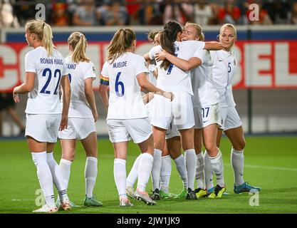 Heverlee, Belgio. 02nd Set, 2022. I giocatori norvegesi festeggiano dopo aver vinto la partita tra la nazionale belga di calcio femminile The Red Flames e la Norvegia, a Heverlee, Belgio, venerdì 02 settembre 2022, partita 9 (su dieci) nel gruppo F della fase di qualificazione per la Coppa del mondo femminile 2023. BELGA PHOTO DAVID CATRY Credit: Belga News Agency/Alamy Live News Foto Stock