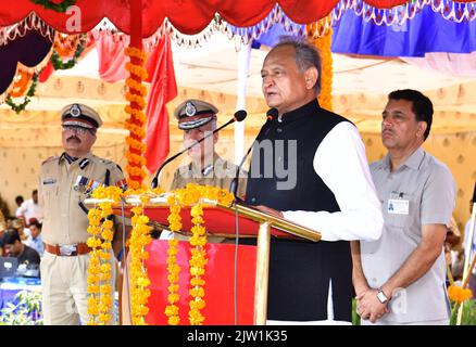 Beawar, Rajasthan, India. 2nd Set, 2022. Rajasthan il ministro Capo Ashok Gehlot si rivolge durante la cerimonia della Parata delle Convocazioni all'Accademia di polizia di Rajasthan a Jaipur. (Credit Image: © Sumit Saraswat/Pacific Press via ZUMA Press Wire) Credit: ZUMA Press, Inc./Alamy Live News Foto Stock