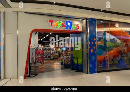 Un negozio Toys 'R' Us presso il centro commerciale American Dream di East Rutherford, New Jersey, USA Foto Stock