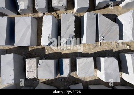 Documentazione fotografica aerea di un deposito di blocchi di marmo a Carrara Italia Foto Stock