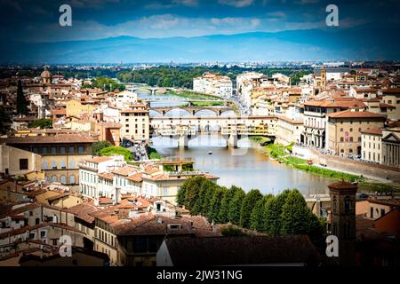 Florencia Italia 01/09/2022 / Reportaje de Florencia sus puentes catedrales panorámicas de la ciudad Foto Stock