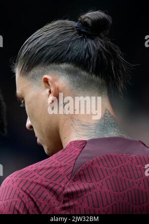 Liverpool, Regno Unito. 3rd settembre 2022. Primo piano dei migliori nodi e tatuaggi di Darwin Nunez di Liverpool durante la partita della Premier League al Goodison Park, Liverpool. Il credito per le immagini dovrebbe essere: Andrew Yates / Sportimage Credit: Sportimage/Alamy Live News Foto Stock