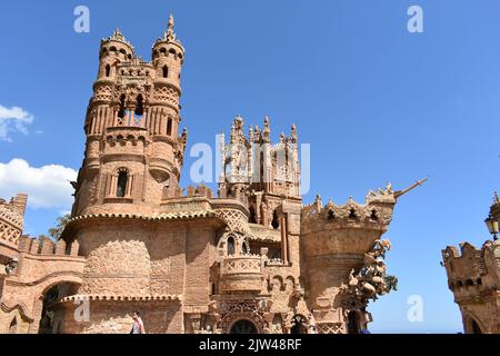 Castillo de Colomares monumento del castello dedicato alla vita e alle avventure di Cristoforo Colombo a Benalmadena, Malaga, Costa del Sol, Spagna, Europa Foto Stock