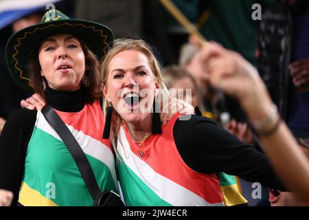 3rd settembre 2022; Allianz Stadium, Sydney, nuovo Galles del Sud, Australia; 2022 Campionato di rugby Etoro, Australia contro Sud Africa: I sostenitori del Sudafrica fanno il tifo per il loro paese Foto Stock