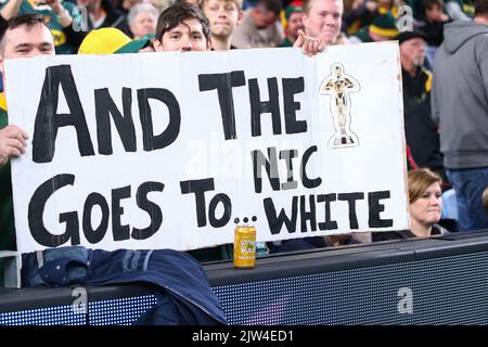 3rd settembre 2022; Allianz Stadium, Sydney, nuovo Galles del Sud, Australia; 2022 Campionato di rugby Etoro, Australia contro Sud Africa: I tifosi del Sud Africa fanno il tifo per la loro squadra Foto Stock