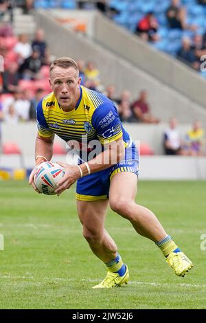 Eccles, Regno Unito. 03rd Set, 2022. Jason Clark #14 di Warrington Wolves corre con la palla durante la partita della Betfred Super League Salford Red Devils vs Warrington Wolves all'AJ Bell Stadium, Eccles, Regno Unito, 3rd settembre 2022 (Foto di Steve Flynn/News Images) a Eccles, Regno Unito il 9/3/2022. (Foto di Steve Flynn/News Images/Sipa USA) Credit: Sipa USA/Alamy Live News Foto Stock