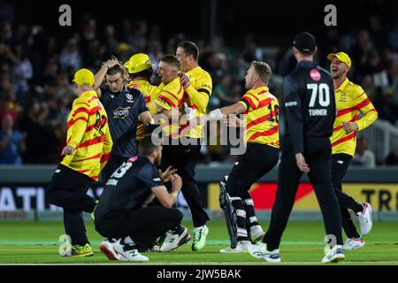 Londra, Regno Unito. 03rd Set, 2022. I giocatori di Trent Rockets festeggiano la vittoria durante la finale di Hundred Mens Trent Rockets contro Manchester Originals a Trent Bridge, Nottingham, Regno Unito, 3rd settembre 2022 (Photo by ben Whitley/News Images) a Londra, Regno Unito, il 9/3/2022. (Foto di ben Whitley/News Images/Sipa USA) Credit: Sipa USA/Alamy Live News Foto Stock