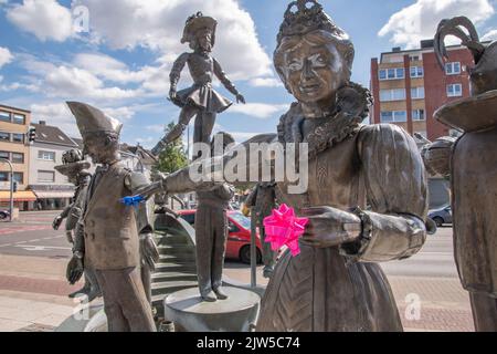 alsdorf luglio 2022: Questa fontana di carnevale, un oggetto d'arte dell'artista Aachen Bonifatius Stirnberg, è certamente non l'unica, ma probabilmente una di Foto Stock