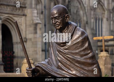 Statua di Mahatma Gandhi nella città di Manchester Foto Stock