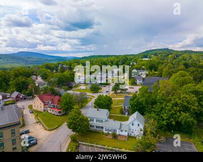 Ashland storico centro città vista aerea su Highland Street in estate, Ashland, New Hampshire NH, Stati Uniti. Foto Stock