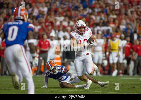 3 settembre 2022: Utah Utes Tight End Brant Kuitthe (80) scende in campo dopo aver preso la palla durante la partita di calcio NCAA tra gli Utah Utes e i Florida Gators al ben Hill Griffin Stadium Gainesville, Florida. I Florida Gators sconfiggono il numero 7 di Utah Utes da 29 a 26. Jonathan Huff/CSM. Foto Stock