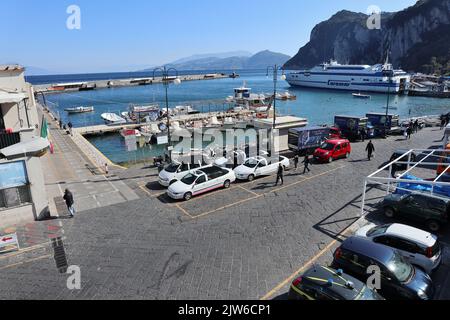 Capri - Panorama del porto da Via Marina Grande Foto Stock