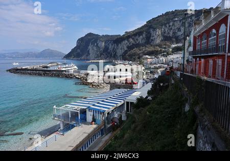 Capri - Scorcio del porto da Via Marina Grande Foto Stock