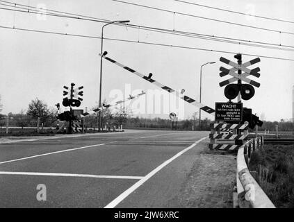 Vista dell'attraversamento ferroviario sicuro di Ahob presso il Klompersteeg di Veenendaal. Foto Stock